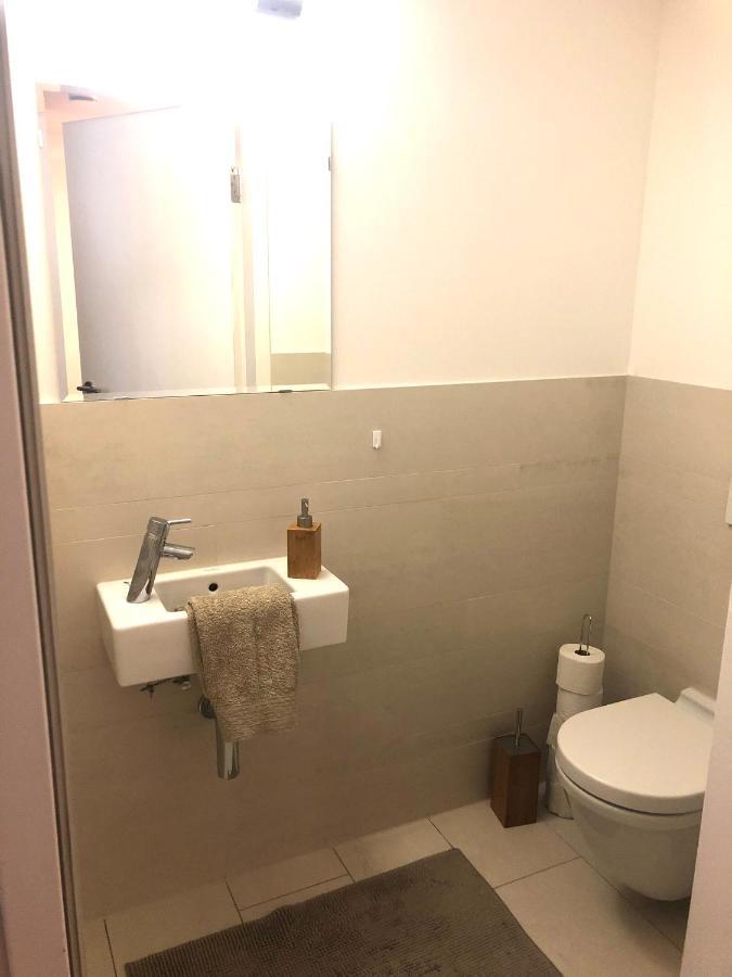Amazing Austria Center Apartment Near Uno City Vienna Exterior photo