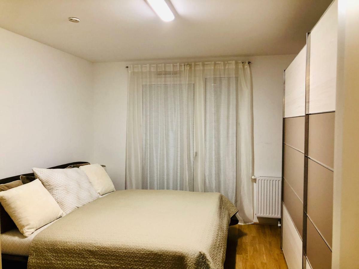Amazing Austria Center Apartment Near Uno City Vienna Exterior photo